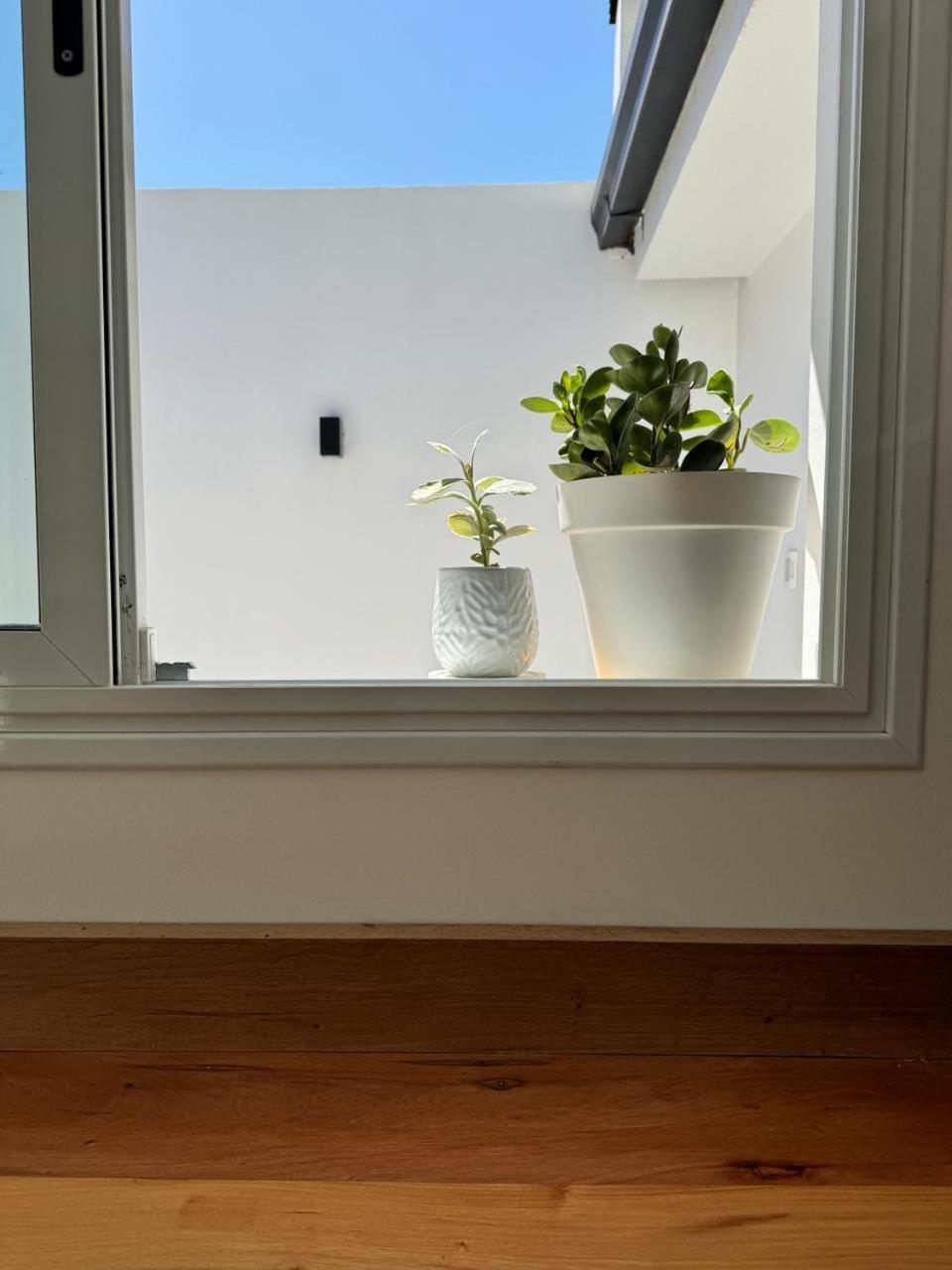 La Puerta Amarilla Apartment *
